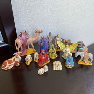 Vintage 1976 Christmas Nativity Figurines Hand Painted 15 Piece Set